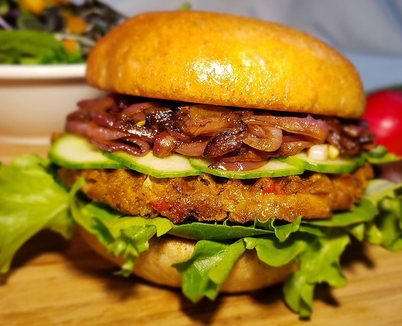 https://www.grillonlepain.com/wp-content/uploads/2020/12/Recette-Burger-au-Tempeh-avec-pain-burger-au-grillon-1.jpg